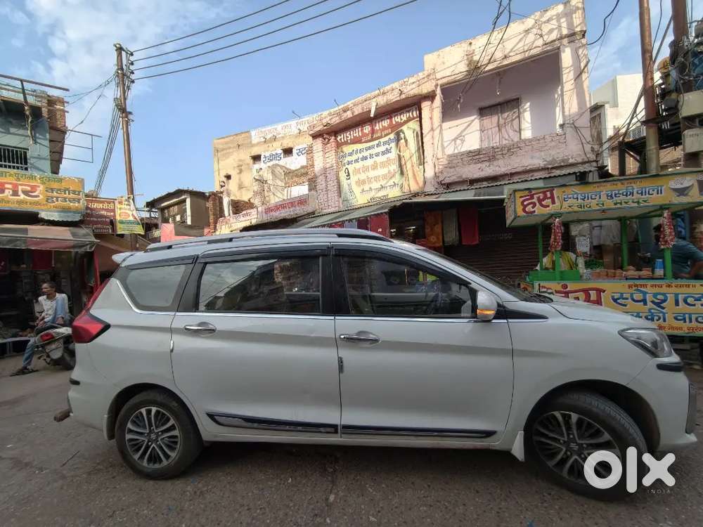 मरूरी सुजुकी की अर्टिगा कार 2024 मोडल 64 हजार किलोमीटर चली हुई
