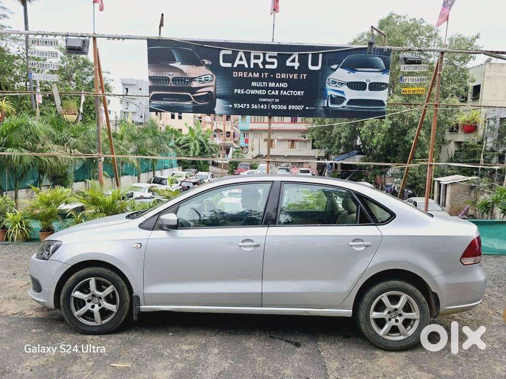Volkswagen Vento 2010-2013 Petrol Highline, 2012, Petrol