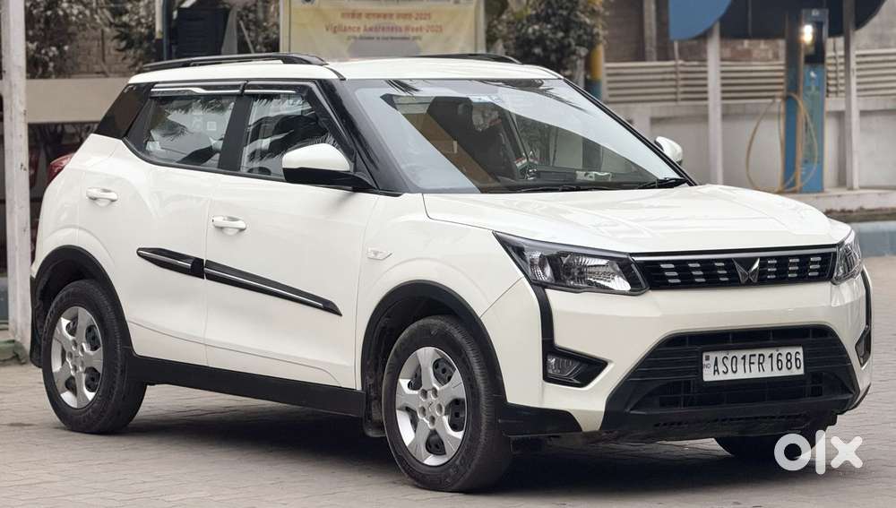 Mahindra Xuv300 1.2 W6 Amt Petrol, 2023, Petrol