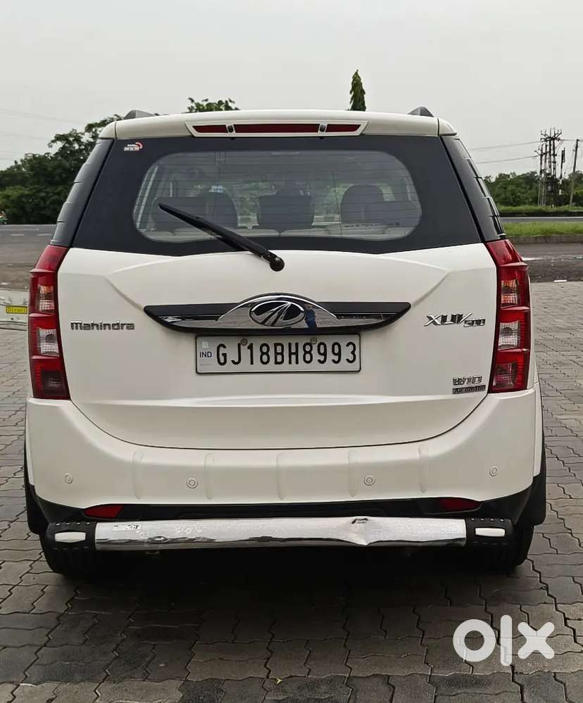 Mahindra Xuv500 Fwd W10 2017 Diesel 50000 Km Driven First Owner