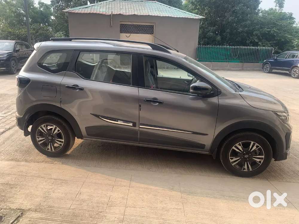 Renault Triber Petrol Automatic 2025 Topend Model Car
