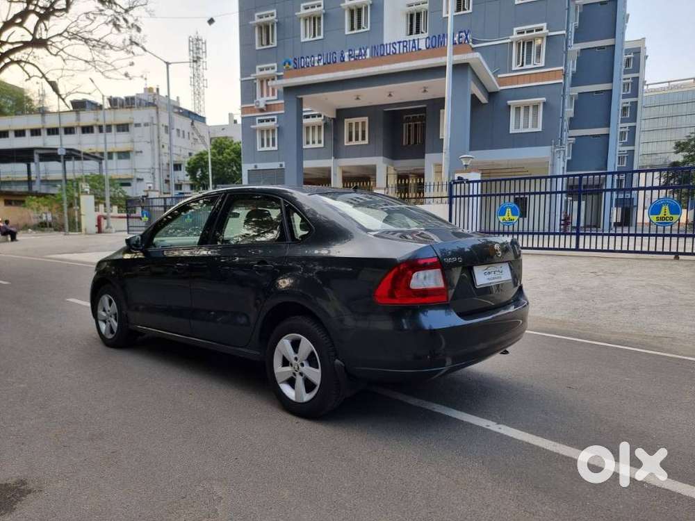 Skoda Rapid [2016-2018] 1.6 Style Plus Mpi At, 2016, Petrol