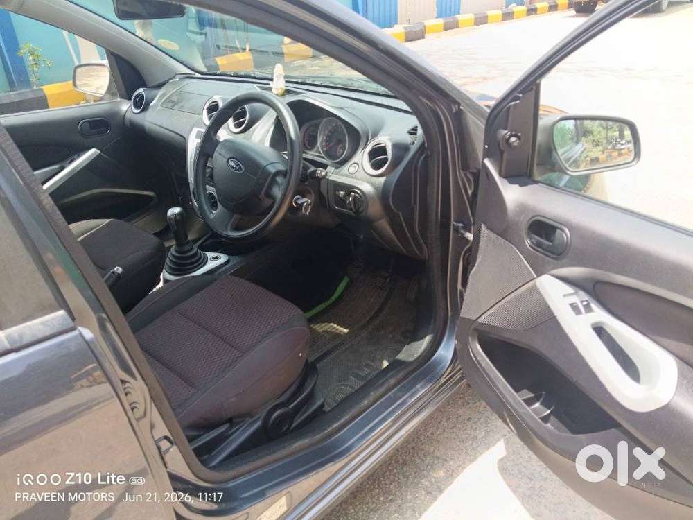 Ford Figo 1.2p Titanium Mt, 2011, Petrol