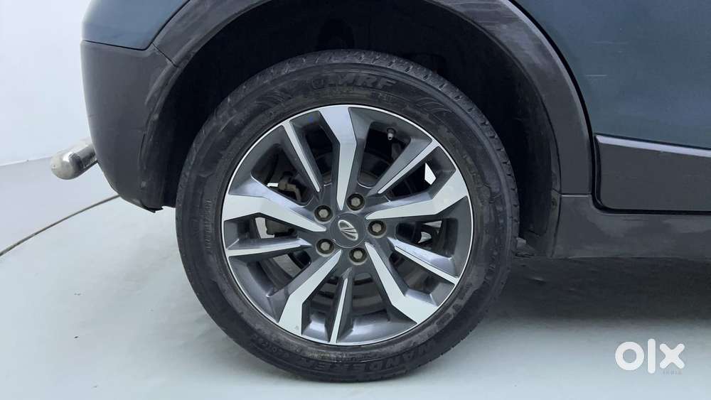Mahindra Xuv300 W8 (o) 1.5 Diesel Amt, 2020, Diesel