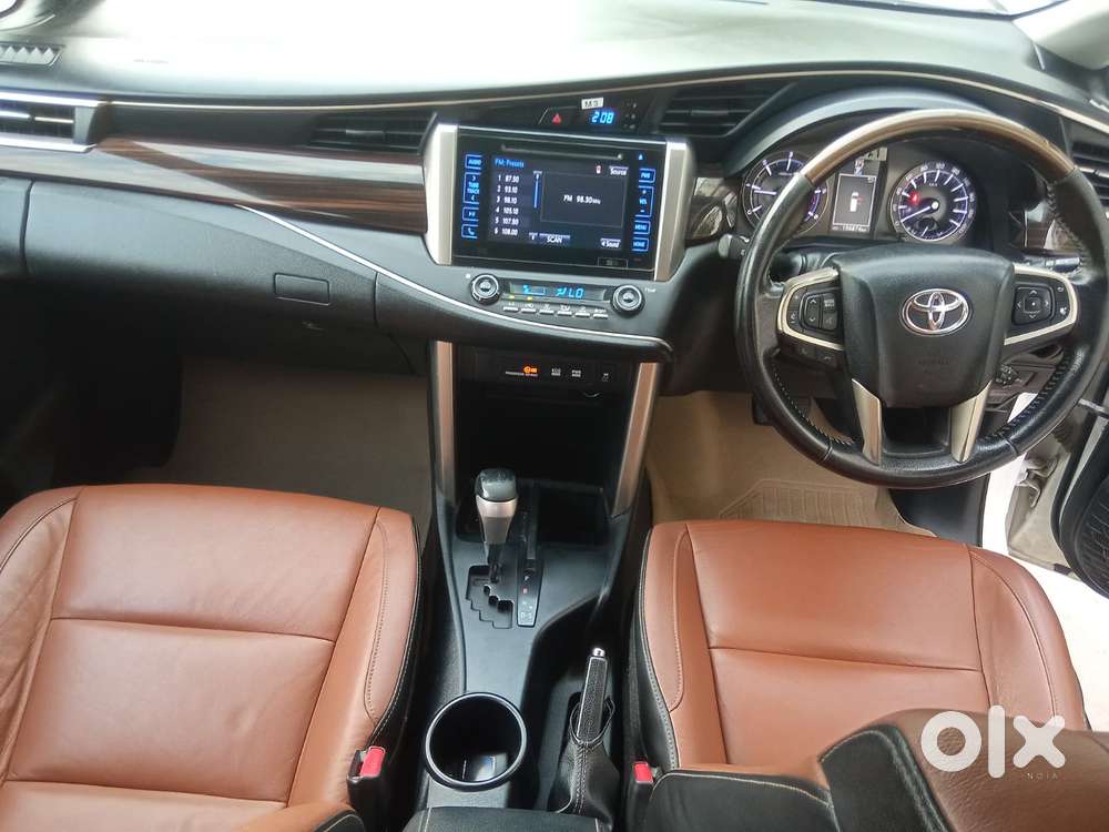 Toyota Innova Crysta 2.8z Automatic, 2017, Diesel