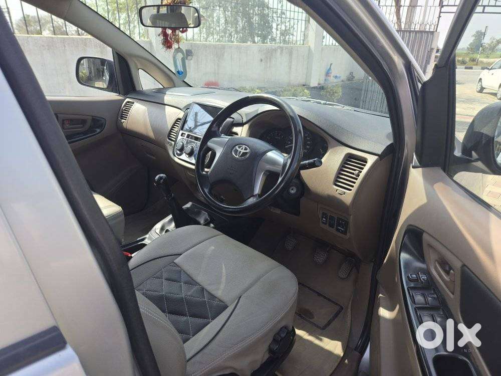 Toyota Innova 2.5 G (diesel) 7 Seater, 2015, Petrol