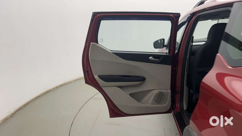 Renault Triber Rxz Easy-r Amt, 2020, Petrol
