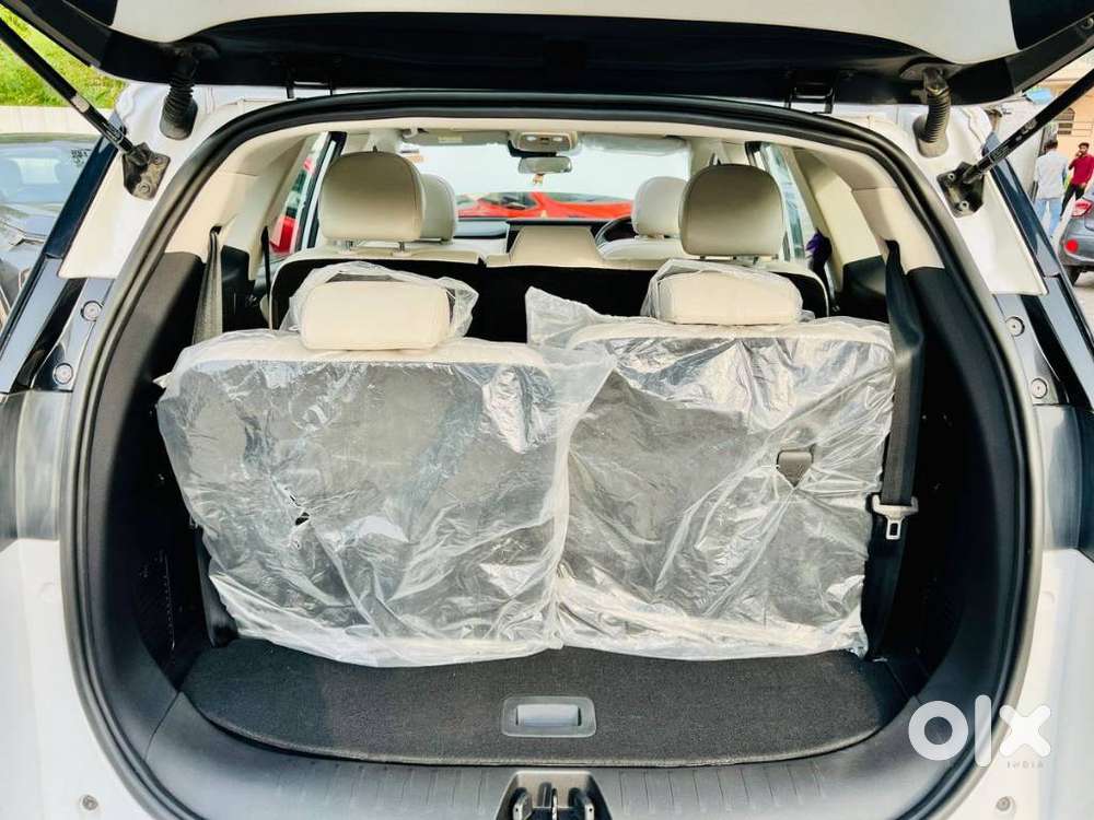 Mahindra Xuv700 2.0 Ax 7 Petrol At Luxury Pack Str, 2024, Petrol