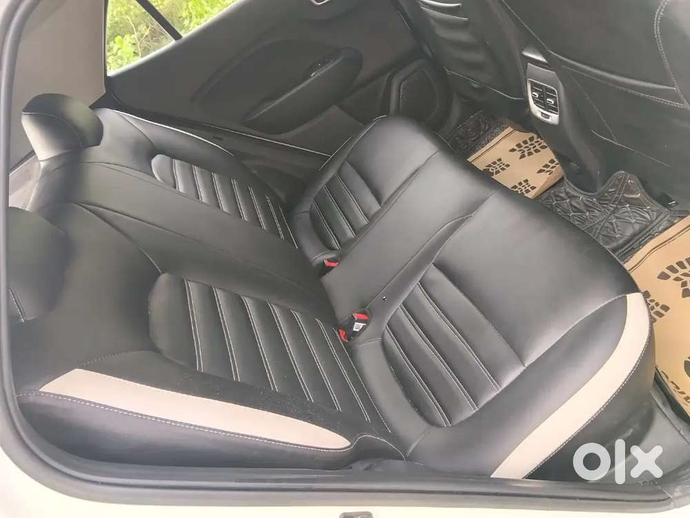 Hyundai Venue S Petrol 2021only 23000km Run Showroom Condition