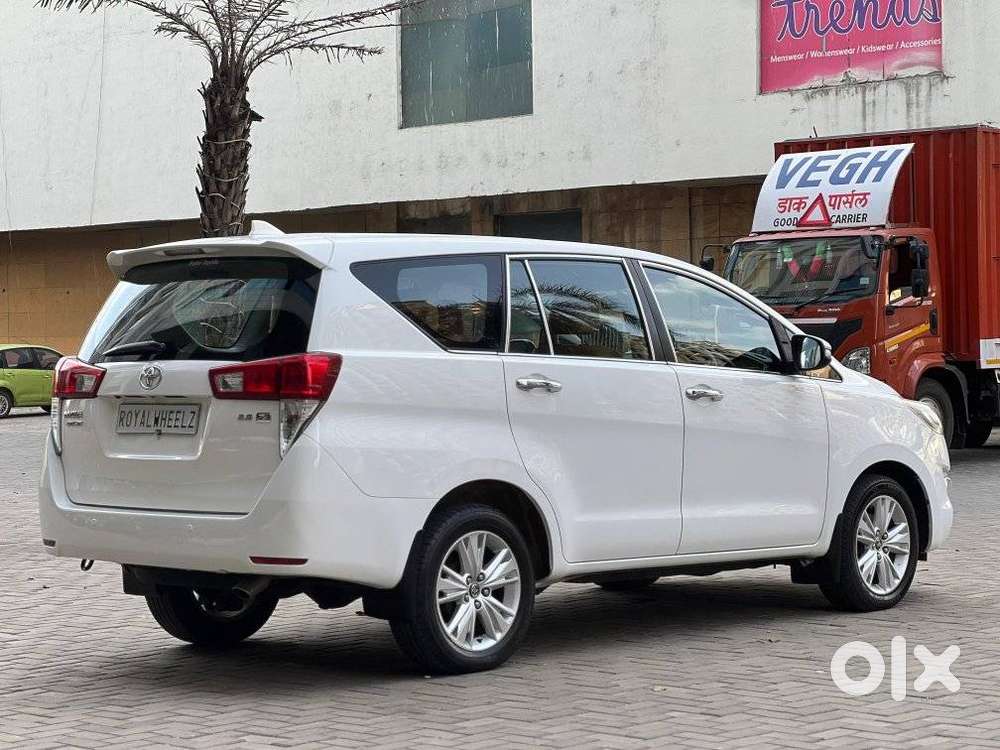 Toyota Innova Crysta 2.8z Automatic, 2016, Diesel