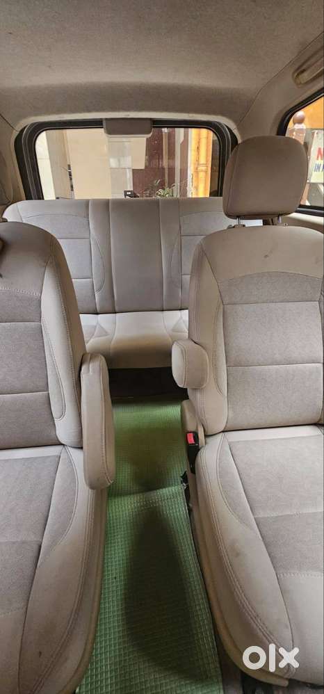 Enjoy 7 Seater Cng Car