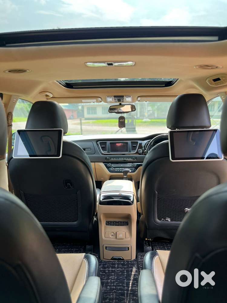 Kia Carnival Premium, 2021, Diesel