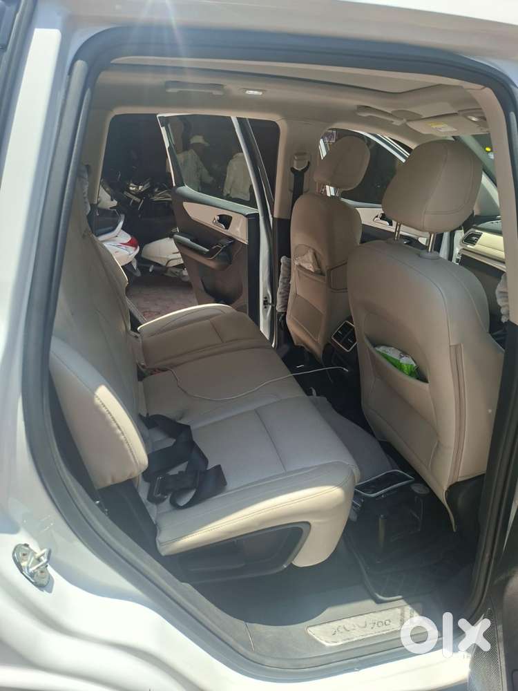 Mahindra Xuv700 Ax7 L Petrol At 7-seater  Top Variant  Excellent Con