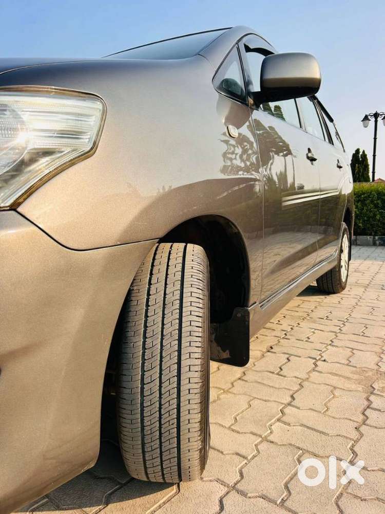 Toyota Innova 2.5 G (diesel) 8 Seater, 2012, Diesel