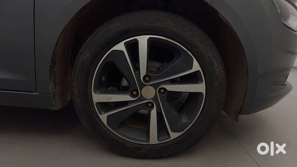 Tata Altroz Xz, 2022, Petrol