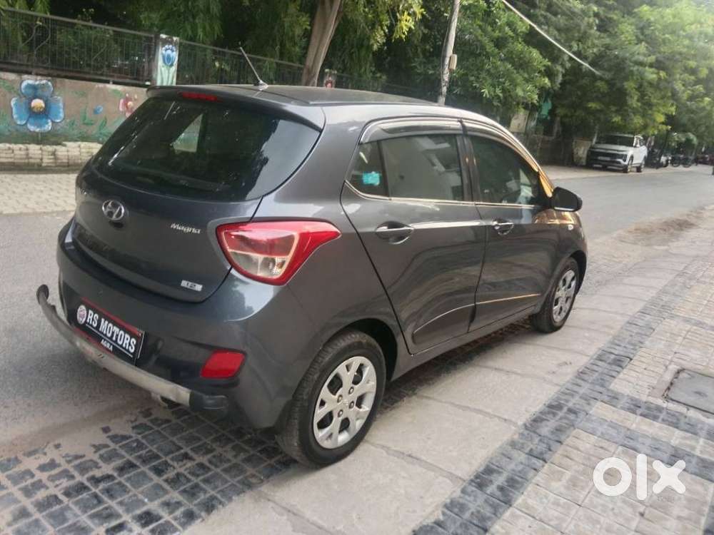 Hyundai Grand I10 Sportz, 2015, Petrol