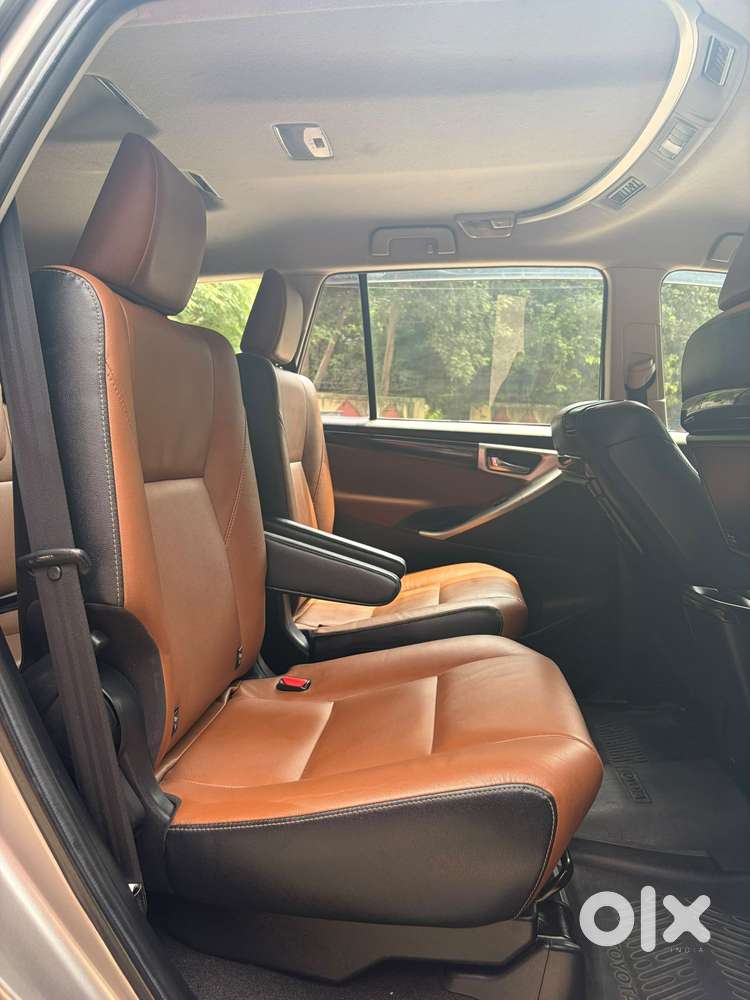 Toyota Innova Crysta, 2017
