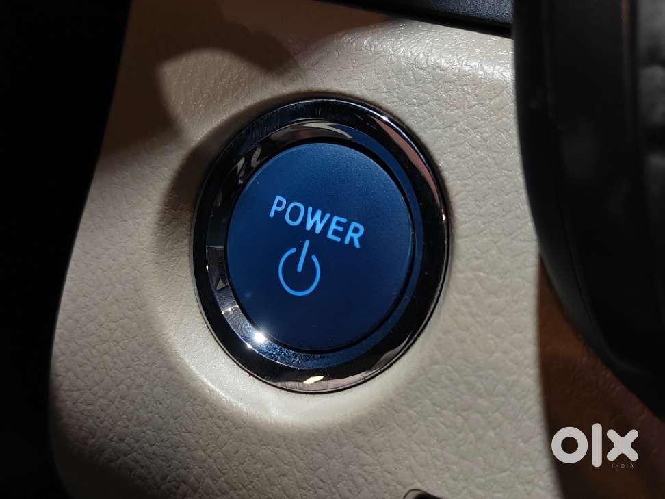 Toyota Camry Hybrid, 2020, Petrol