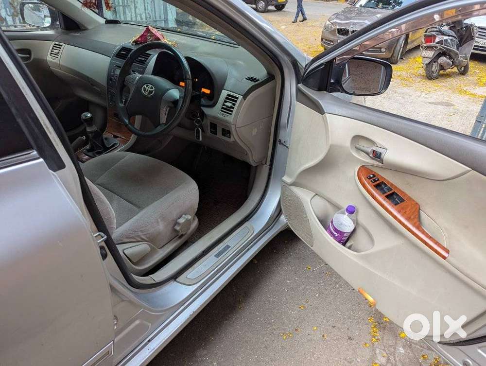 Toyota Corolla Altis 2010-2013 1.8 J, 2010, Petrol