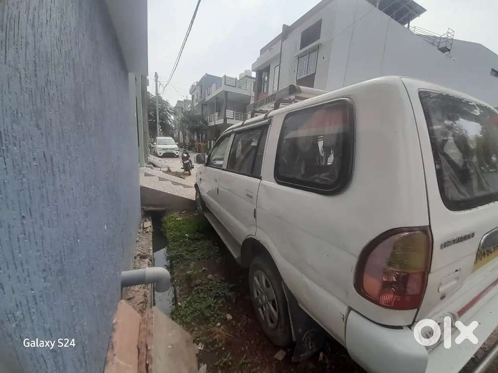 Chevrolet Tavera Neo 2013