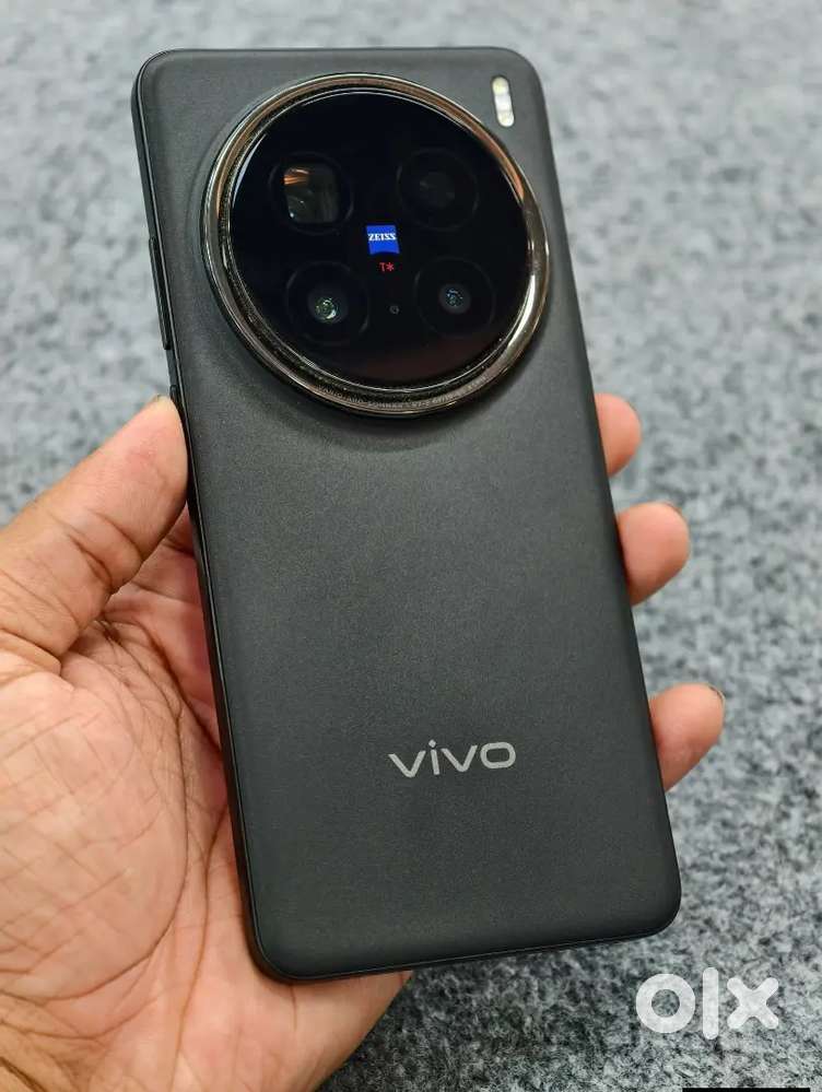 Vivo x200 pro 16gb ram 256gb rom emi  also available