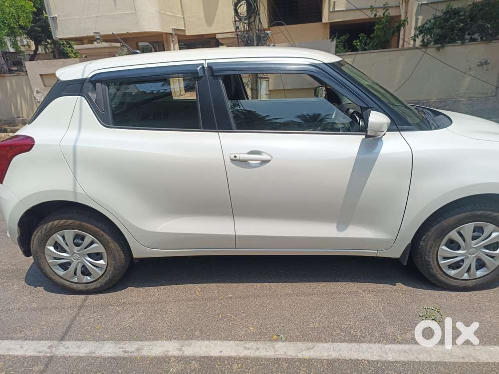 Maruti Suzuki Swift Vxi + Manual, 2023, Petrol