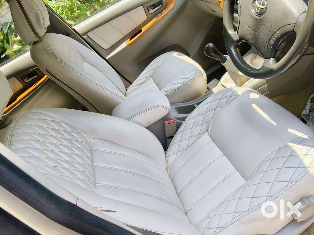 Toyota Innova 2004-2011 2.5 V Diesel 8-seater, 2010, Diesel