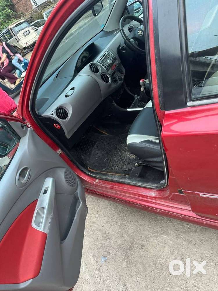 Toyota Etios Liva, 2011, Petrol