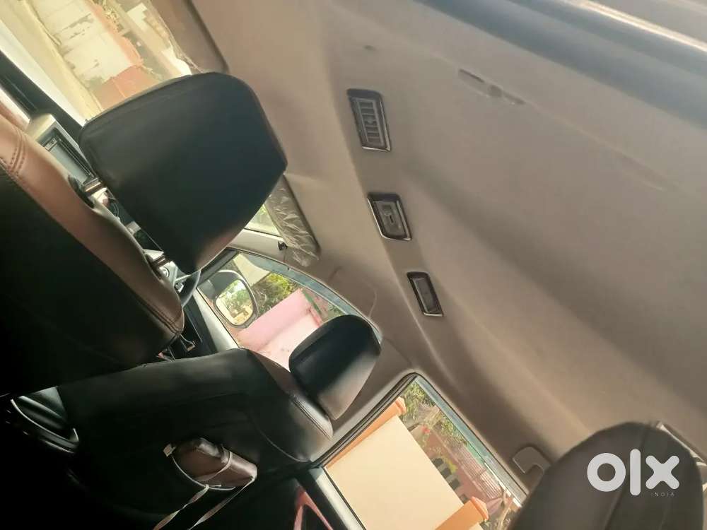 Toyota Innova Crysta 2017 Diesel 230000 Km Driven