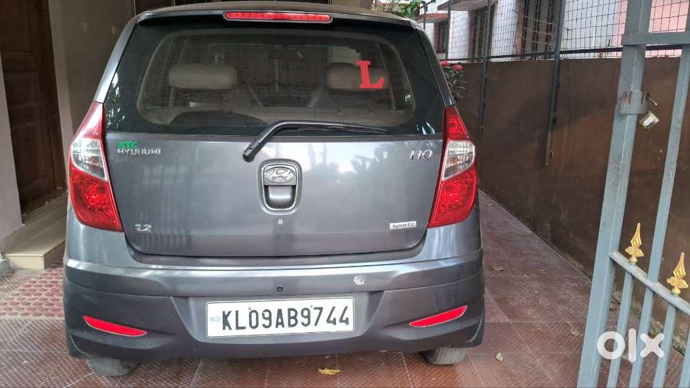 Hyundai Car I10 Sportz Ash Color