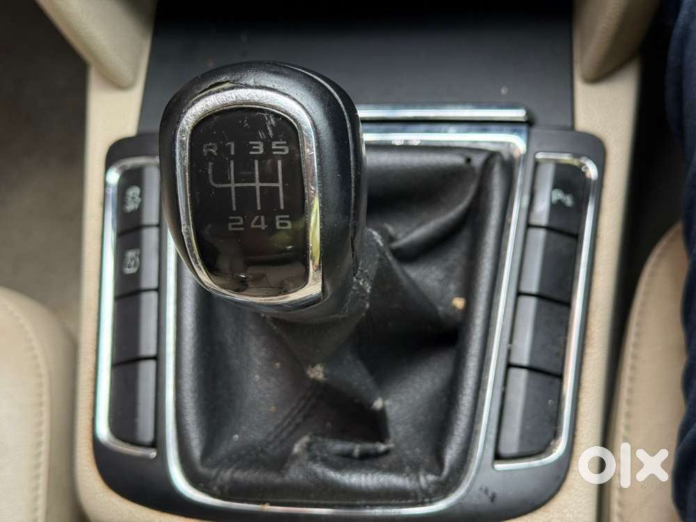 Skoda Superb Petrol 2012