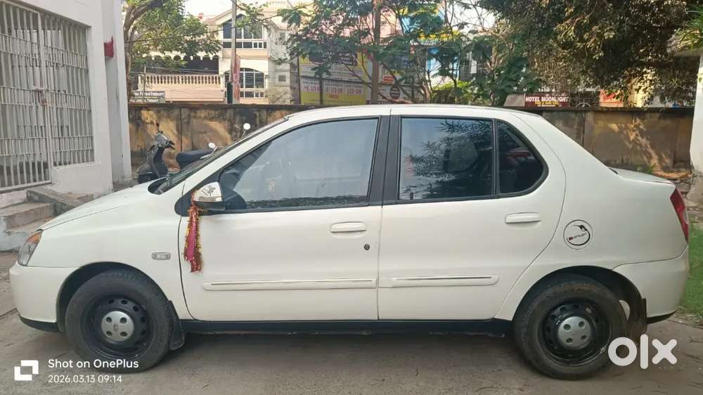 Well Maintained And Single Hand Use