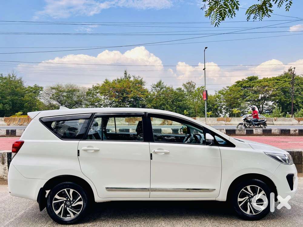 Toyota Innova Crysta 2.4 G Plus Mt 7 Str, 2021, Diesel