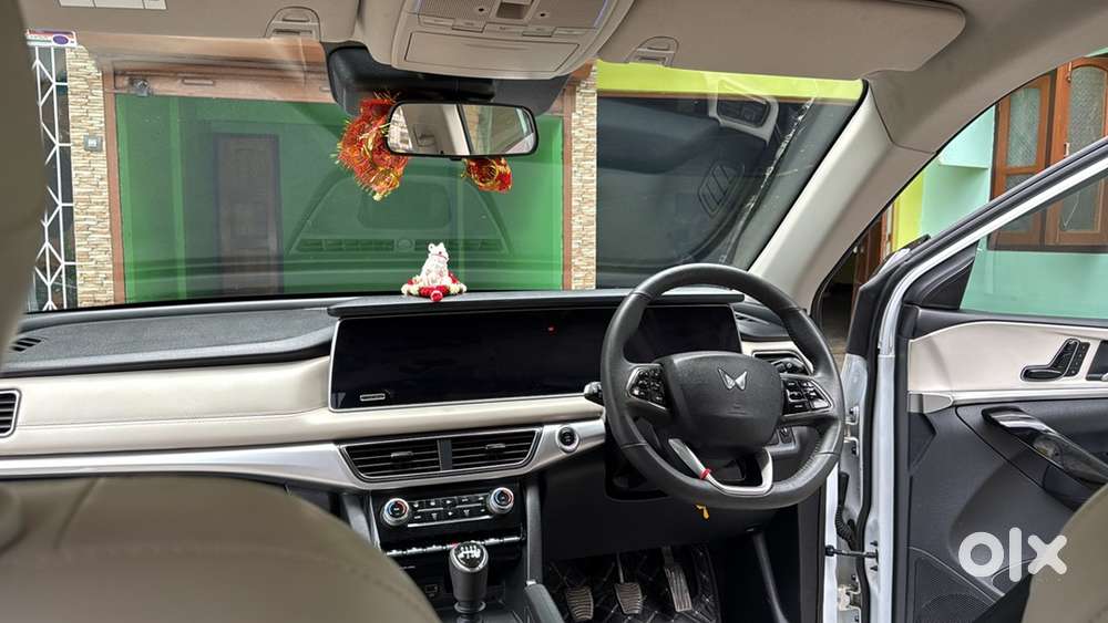 Mahindra Xuv700 2025 Petrol Good Condition