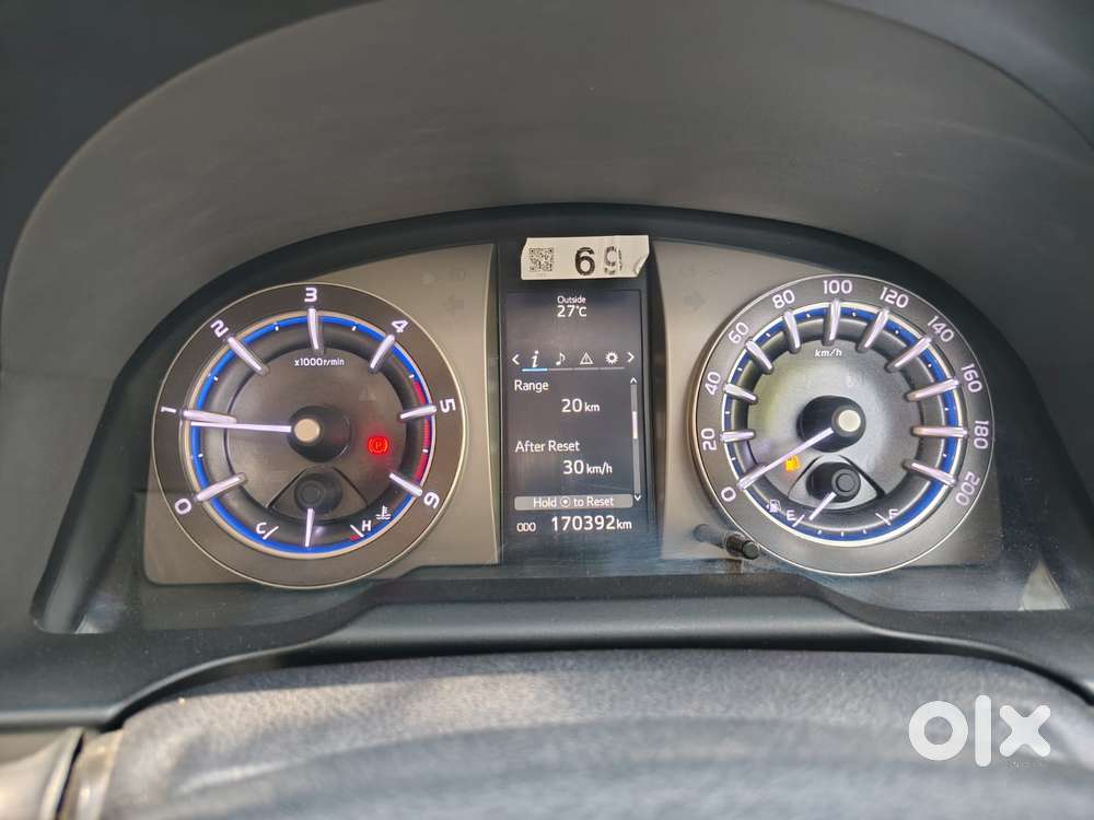 Toyota Innova Crysta 2.4 Vx Mt 8s, 2017, Diesel
