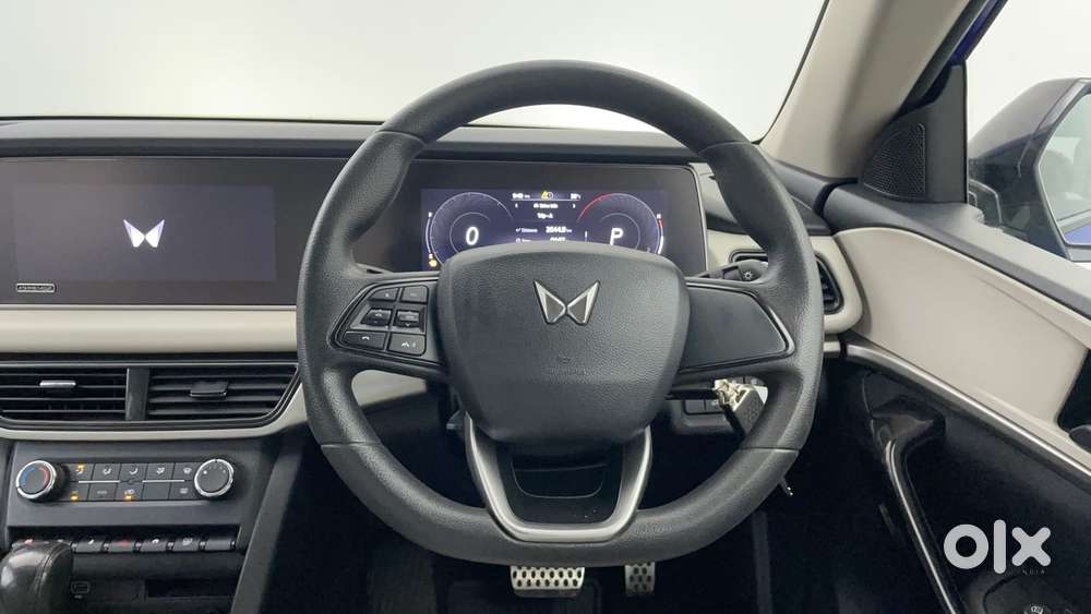 Mahindra Xuv700 2.0 Ax 5 Petrol At Str, 2022, Petrol