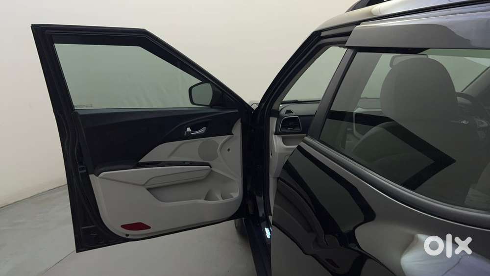 Mahindra Xuv300 W8 Option, 2022, Petrol