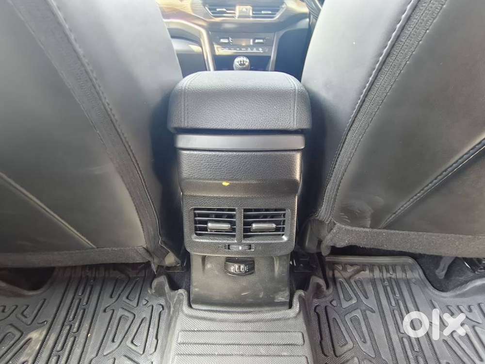 Maruti Suzuki Brezza 1.5 Vxi Smart Hybrid, 2024, Petrol