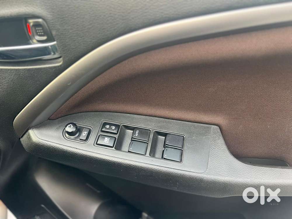 Maruti Suzuki Brezza 1.5 Zxi Smart Hybrid, 2023, Petrol