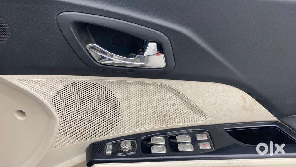 Mahindra Xuv300 W8 Option, 2020, Petrol