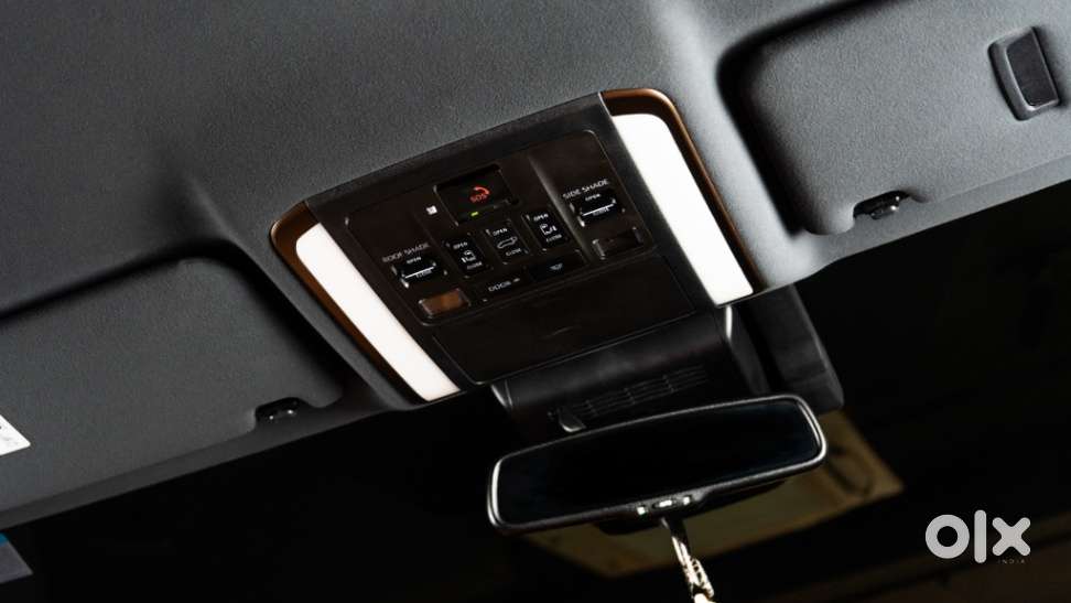Toyota Vellfire Vip – Executive Lounge, 2025, Petrol