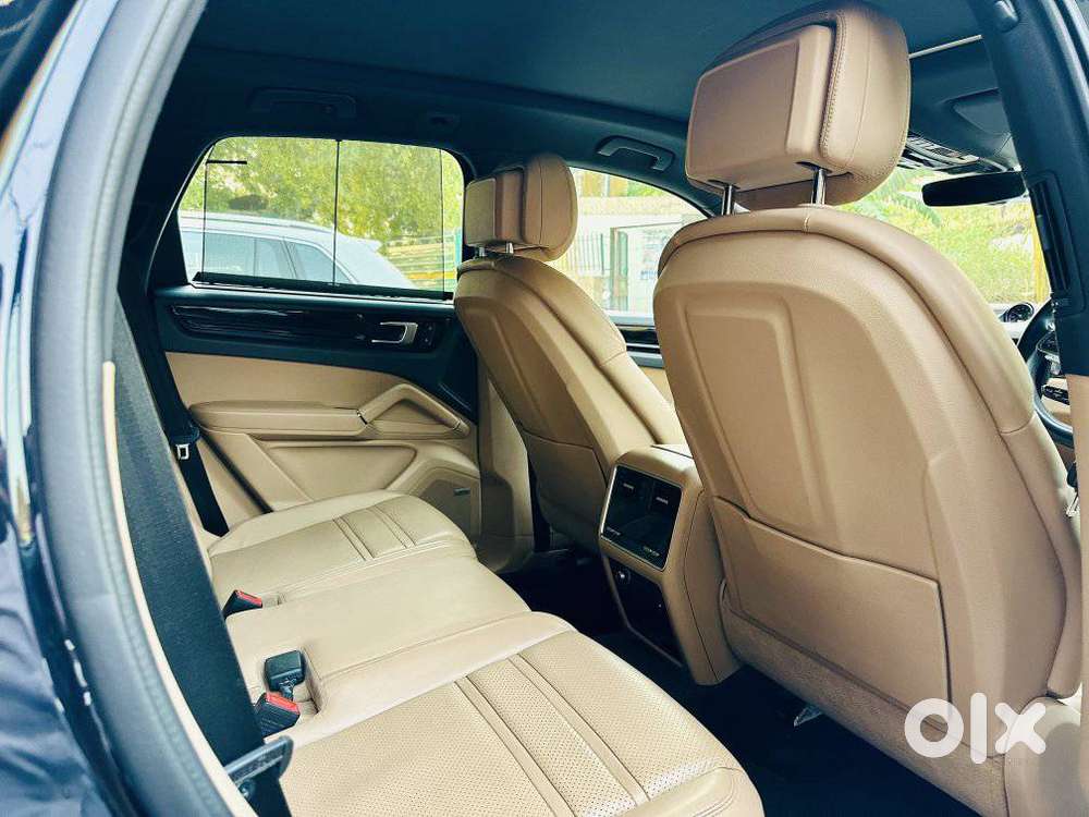 Porsche Cayenne V6 Tiptronic, 2023, Petrol