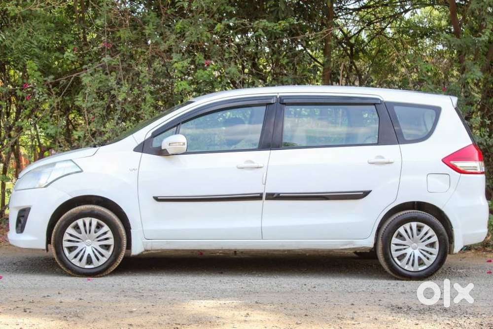 Maruti Suzuki Ertiga Vxi At Petrol, 2014, Petrol