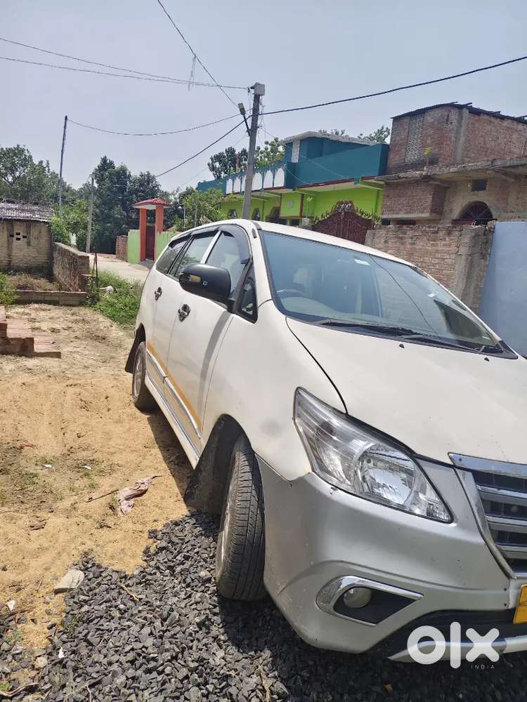 Toyota Innova 2014 Diesel 300000 Km Driven