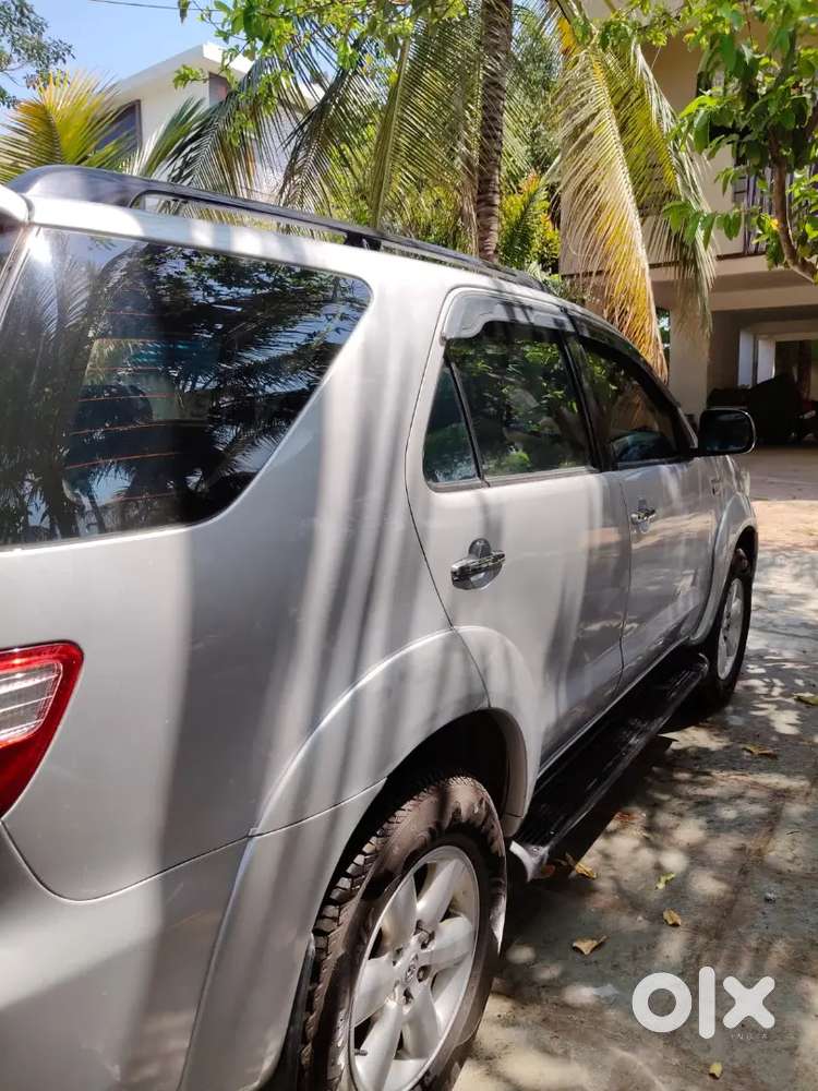 Toyota Fortuner 2010