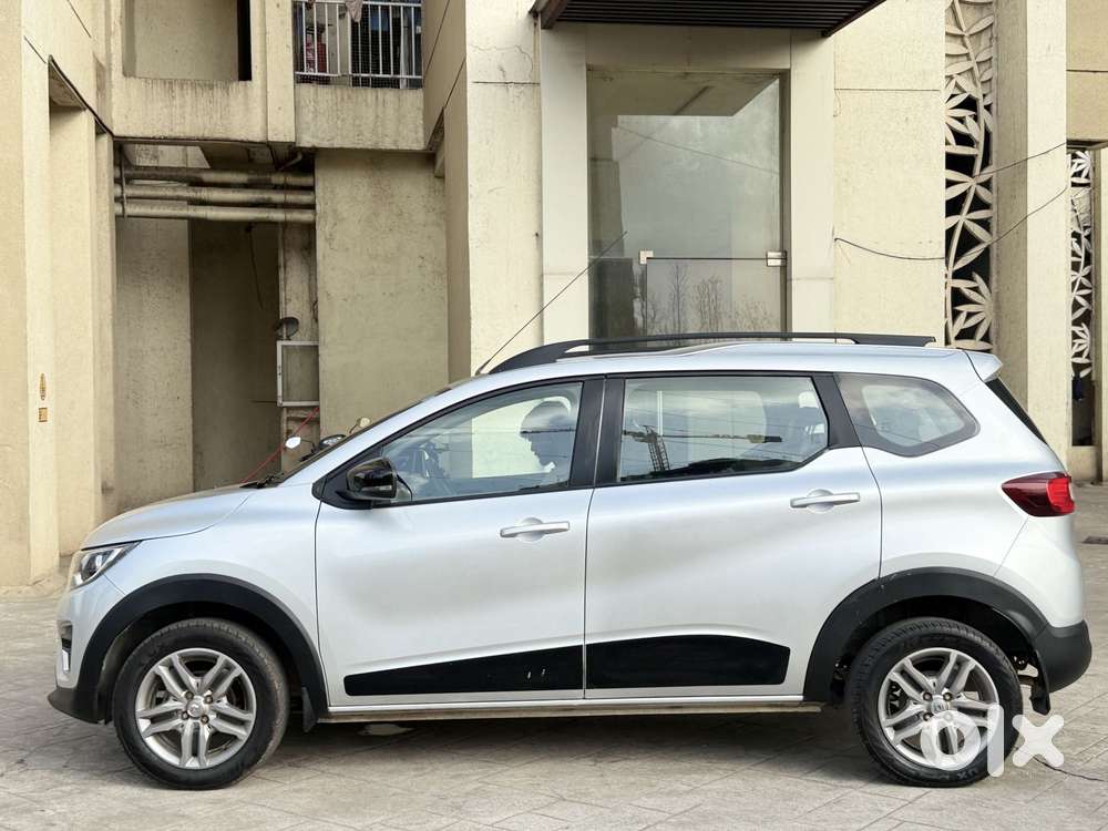 Renault Triber Rxz, 2022, Petrol