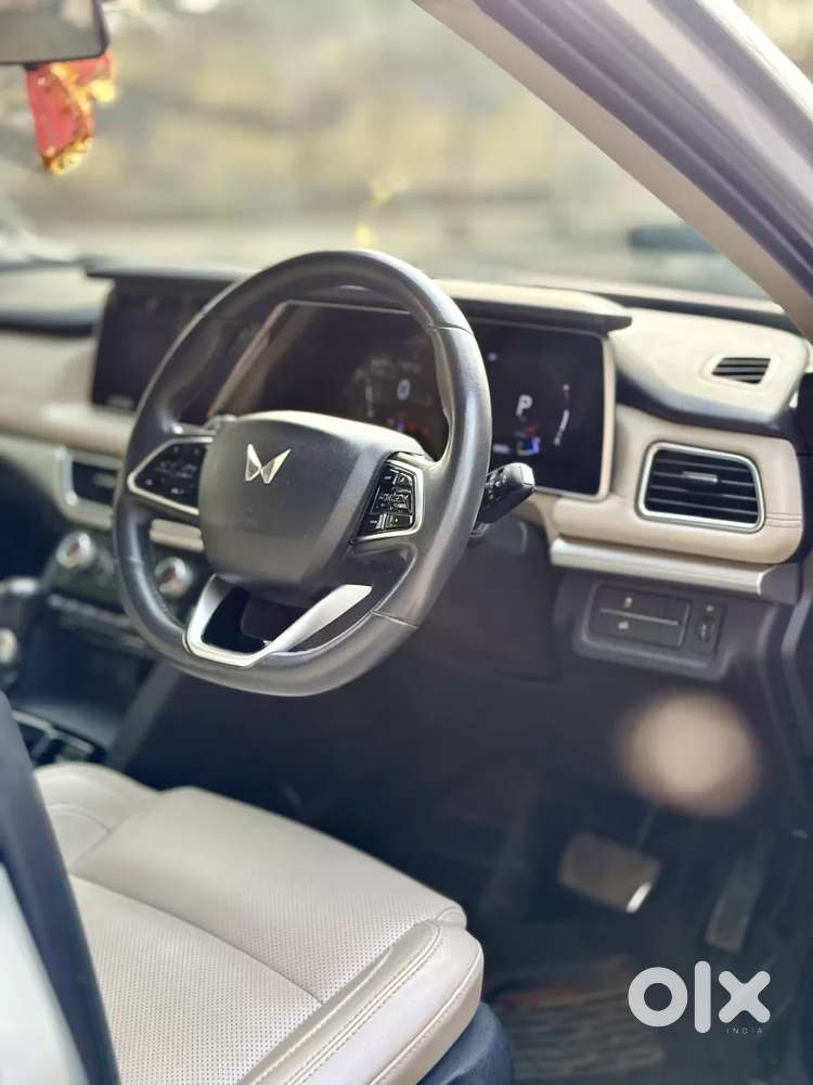 Mahindra Xuv700 2.0 Ax 7 Petrol At Str, 2022, Petrol