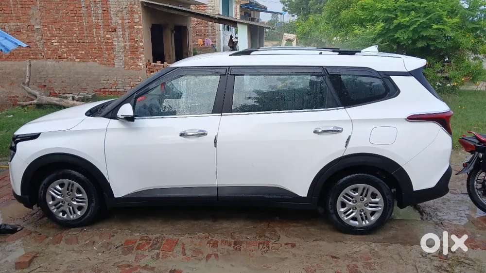 Kia Carens 2024 Premium