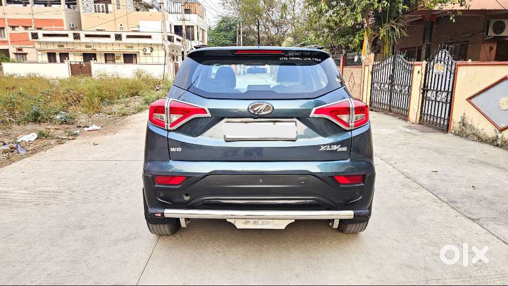 Xuv 300 W6 Diesel Manual Gear Deiven 77500kms Excellent Condition