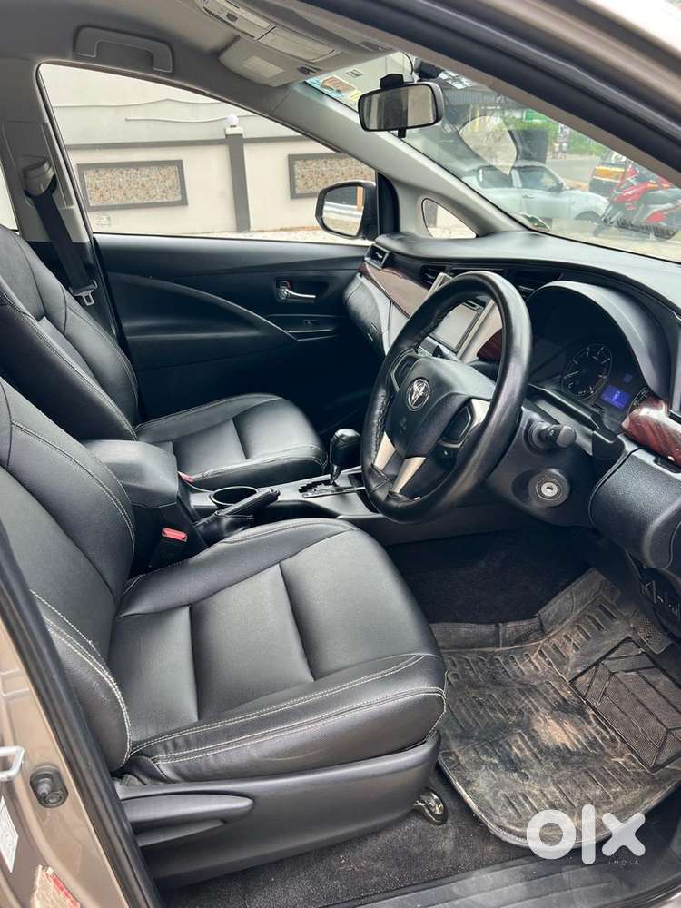 Toyota Innova Crysta Diesel 2.8 G 2016